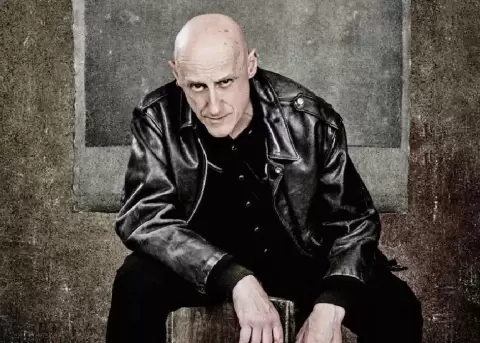 Jorge Mart�nez, l�der de la banda Ilegales, falleci� a los 70 a�os. El artista fue diagnosticado con c�ncer de p�ncreas.