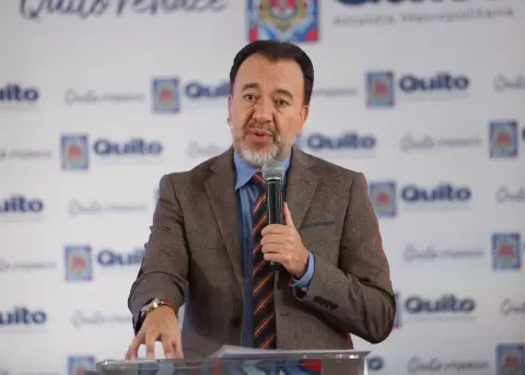 Pabel Mu�oz anuncia renovaciones en su gabinete y refuerza obras en Quito
