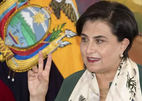 La canciller de Ecuador, Gabriela Sommerfeld, habla durante una entrevista con EFE el 16 de diciembre de 2025, en Quito.
