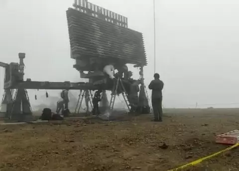 Radar en la cima del cerro de Montecristi tras la explosi�n registrada en 2022.