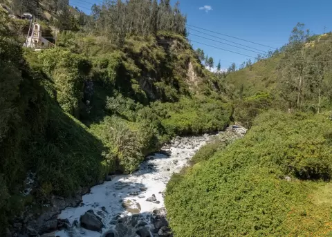 El r�o Mach�ngara en Quito es una "alcantarilla abierta" sigue contaminado pese a orden judicial