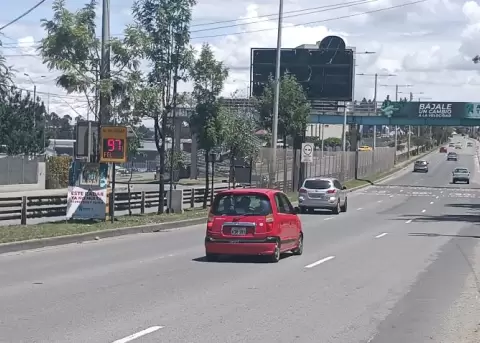 Los radares en la Autopista Cuenca - Azogues quedaron conectados �nicamente de forma preventiva y did�ctica.