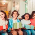 Expertos recomiendan regalos de Navidad que aporten valor a niños y adolescentes