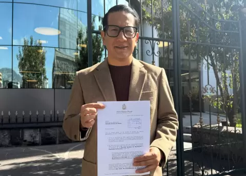 Andr�s Campa�a con un pedido de examen especial a la Contralor�a General del Estado.