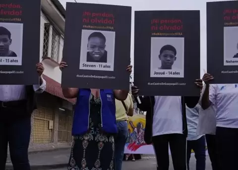 Marcha en Guayaquil para exigir justicia por los cuatro de Las Malvinas.