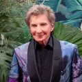 Barry Manilow reveló que padece de cáncer de pulmón