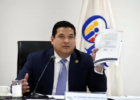 TCE restituye los derechos pol�ticos de Alembert Vera tras fallo favorable