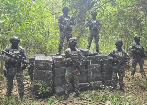 Incautaci�n de tres toneladas de droga en Manab�.