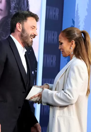 Ben Affleck cedi� su parte de la mansi�n de 60 millones de d�lares.