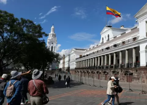 Ecuador cierra 2025 entre polarizaci�n y desaf�os sociales, coinciden expertos