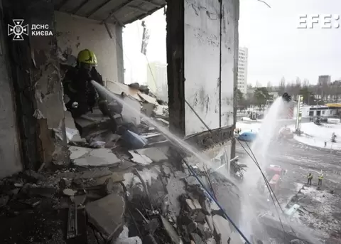 Rusia lanz� duros ataques contra Kiev y contra regiones en el noreste y en el sur de Ucrania, que causaron al menos un muerto y 19 heridos.