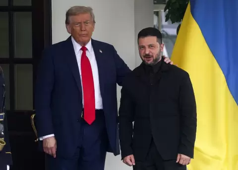 El presidente estadounidense, Donald Trump y su hom�logo ucraniano, Volodimir Zelenski.
