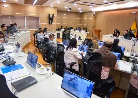 Concejo Metropolitano de Quito aprueba la implementaci�n de la tercera placa