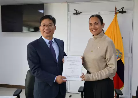 Gobierno renegocia contrato petrolero con inversi�n de USD 36 millones