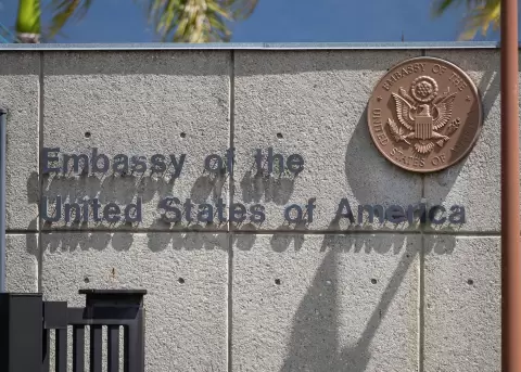 Fotograf�a de archivo de la entrada de la Embajada de Estados Unidos en Caracas (Venezuela).