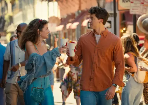 Amistad, viajes y tensi�n rom�ntica: comedia viral de Netflix 2026.