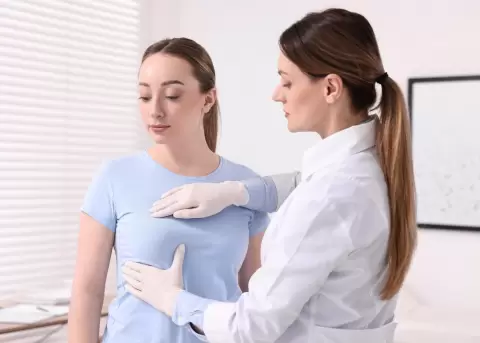 La mamogaf�a ayuda en la detecci�n de c�ncer de mama.