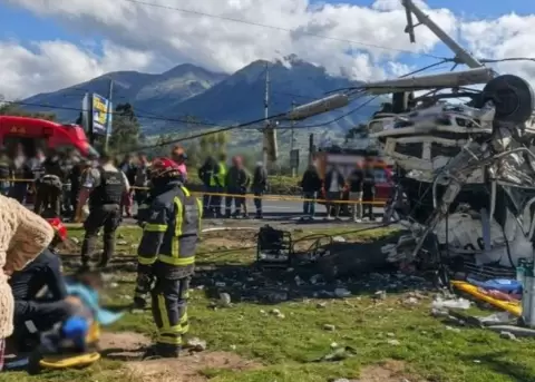 Un fallecido y dos heridos es el resultado de un grave accidente de tr�nsito en Otavalo.
