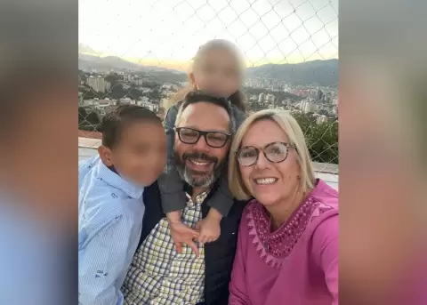 La hija del l�der opositor Edmundo Gonz�lez Urrutia, Mariana Gonz�lez, junto a su esposo, Rafael Tudares.