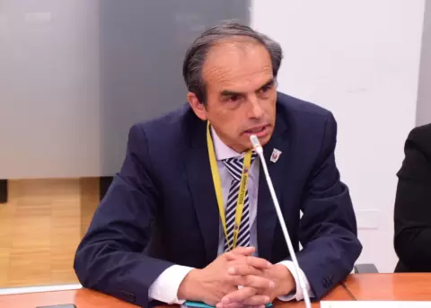 Marco Acu�a, expresidente del Colegio de Ingenieros El�ctricos y Electr�nicos de Pichincha.