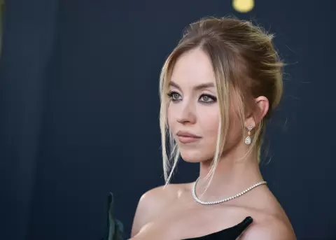 Sydney Sweeney lanza SYRN: lencer�a inclusiva, audaz, provocadora e ic�nica.