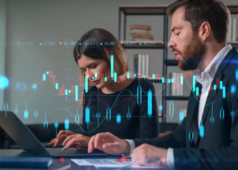 El mercado laboral actual, exige que trabajemos en conjunto con la IA.