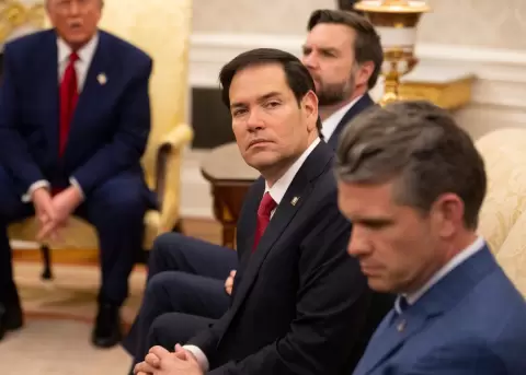 Marco Rubio (c), secretario de Estado de EE.UU., el 7 de abril de 2025.