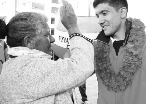 Ana Luisa Montenegro y Richard Carapaz.
