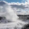 Debido al fuerte invierno se congelaron las cataratas del Ni�gara