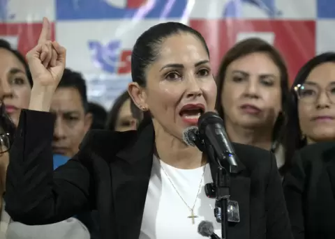 La excandidata presidencial de Ecuador Luisa Gonz�lez durante una conferencia de prensa en Quito, el 28 de enero de 2026.