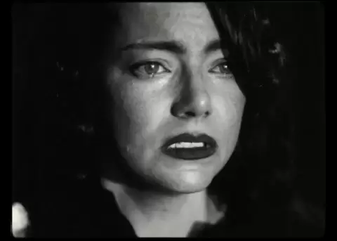 Emma Stone y Lanthimos reinventan publicidad cinematogr�fica en Super Bowl.