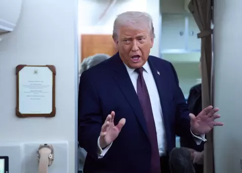 Trump ordena reabrir el espacio a�reo de Venezuela