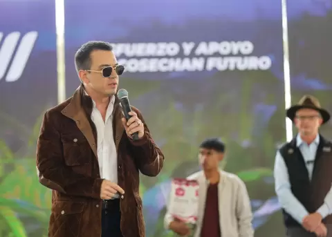 Gobierno resalta avances del "Cr�dito 7�7" para productores del sector rural