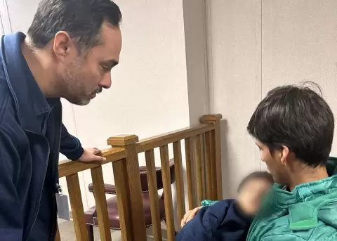 Un juez de EE.UU. ordena que el ni�o de 5 a�os y su padre sean liberados del centro de inmigraci�n