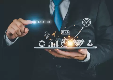 Estrategia digital para emprendedores: conectar, vender y crecer en redes.