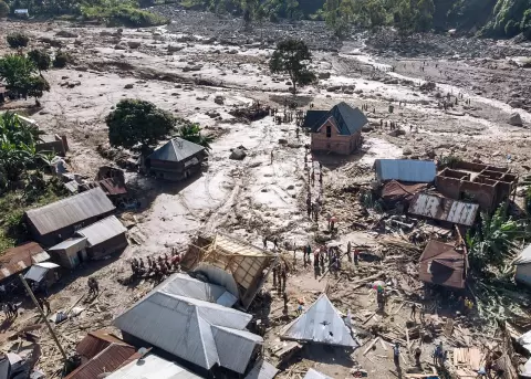 Derrumbe en yacimiento de colt�n en �frica central deja centenares de v�ctimas