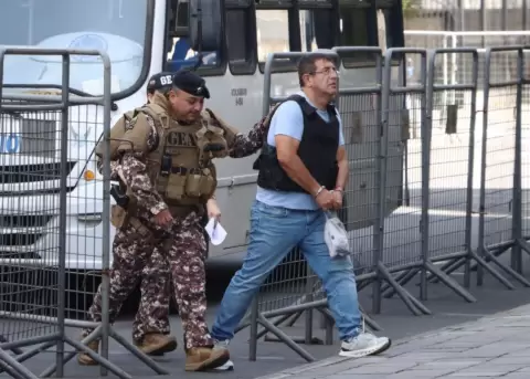 Santiago D�az Asque en su ingreso a la Fiscal�a General del Estado, en Quito, e viernes 30 de enero de 2026.