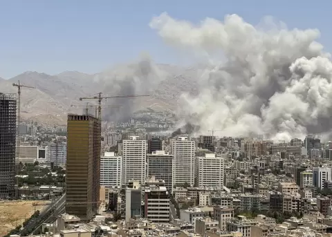 EE.UU. insta a sus ciudadanos a abandonar Ir�n por nuevas tensiones regionales