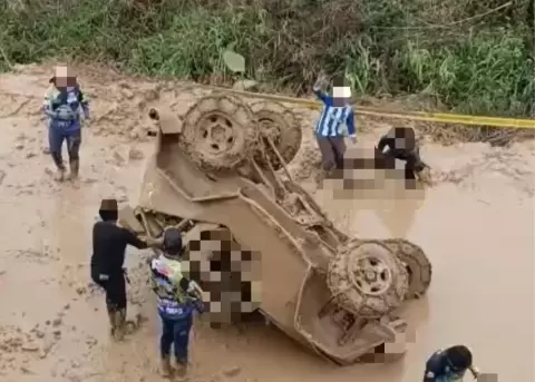 Los heridos y el veh�culo rodaron unos seis metros tras el accidente en la carrera de 4X4.
