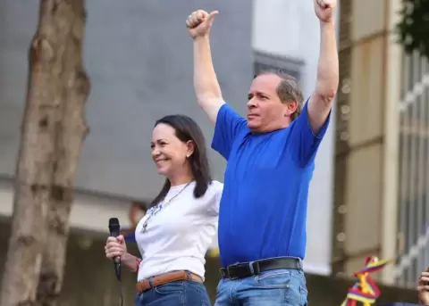 El exdiputado de la Asamblea Nacional de Venezuela, Juan Pablo Guanipa junto a la l�der opositora venezolana Mar�a Corina Machado.