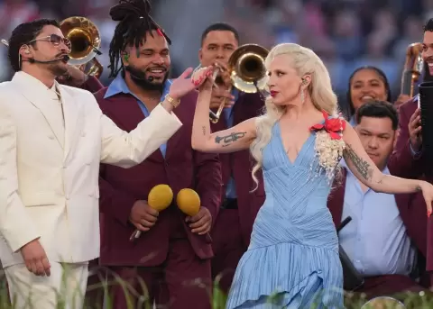 Varios artistas reaccionaron a la presentaci�n de Bad Bunny en el Super Bowl.