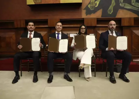 Dami�n Larco (i), junto a Alfredo Cuadros, Magaly Ru�z y Mario Godoy, en su posesi�n como vocales de la Judicatura, el 24 de septiembre de 2025.