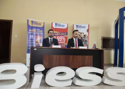 Autoridades del Biess, durante el lanzamiento del programa, el pasado 27 de enero.