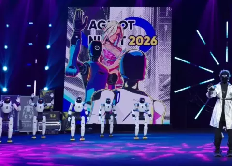 Robots Humanoides se toman el escenario.