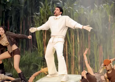 La RAE destaca la presentaci�n de Bad Bunny en defensa del espa�ol.