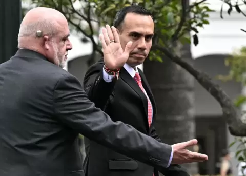 El Congreso de Per� destituye al presidente interino, Jos� Jer�, a dos meses de las elecciones