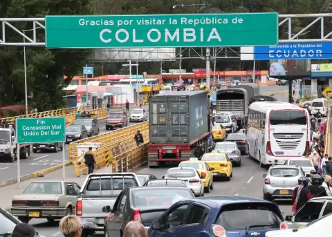 Gobierno de Colombia oficializa el 30 % de arancel a 23 l�neas de productos de Ecuador