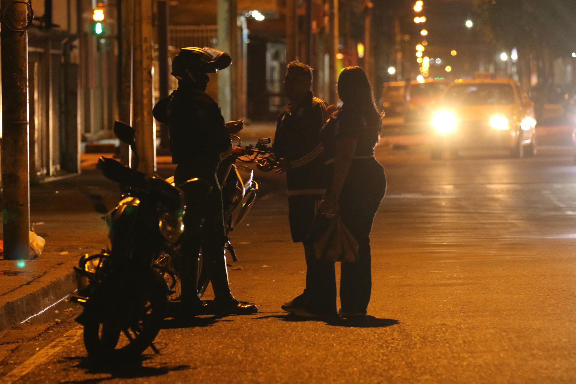 El primer día de toque de queda en cuatro provincias deja 253 detenidos ...