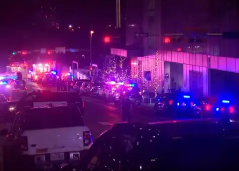 Socorristas en el lugar de un tiroteo en Austin, Texas, el domingo 1 de marzo.