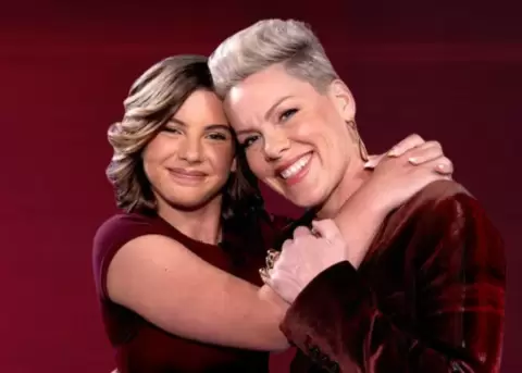 Willow debuta en TV con P!nk y emociona al p�blico.